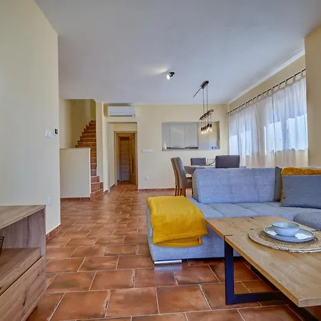 Anovi Homes By Litto Trogir