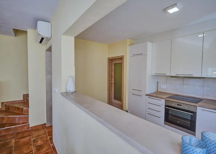 아파트 Anovi Homes By Litto - 5 Min Walk To 트로기르