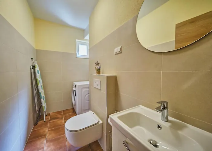 아파트 Anovi Homes By Litto - 5 Min Walk To
