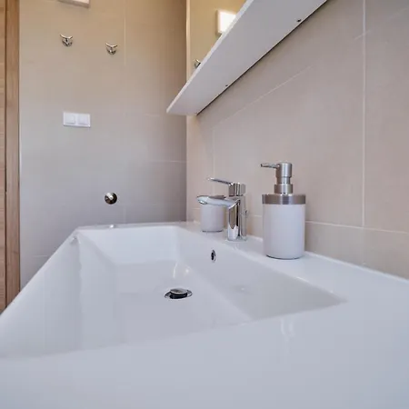 דירה Anovi Homes By Litto - 5 Min Walk To טרוגיר