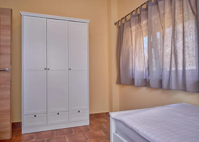 Апартаменти Anovi Homes By Litto - 5 Min Walk To Трогір