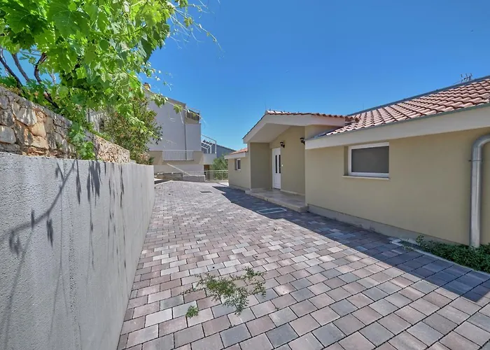 Апартаменти Anovi Homes By Litto - 5 Min Walk To Трогір