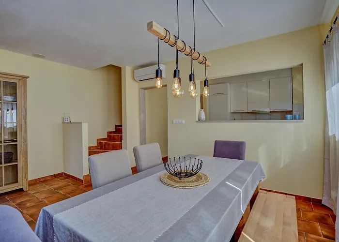 Anovi Homes By Litto - 5 Min Walk To Апартаменти *